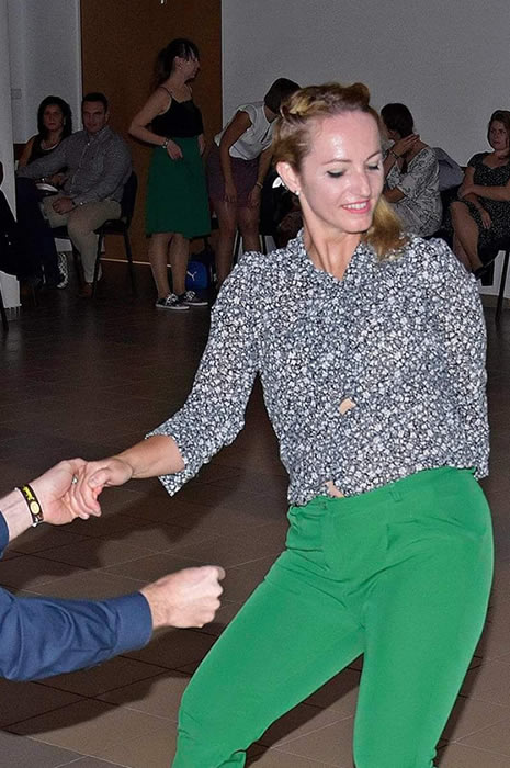 Molnár Enikő tánctanár, Esküvői buli, tánc